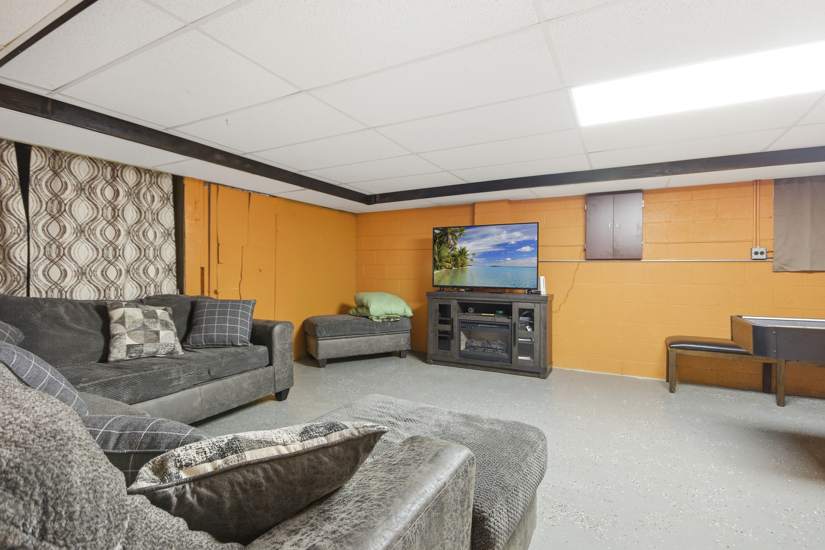 18655 Sherman Street, Lansing, IL 60438