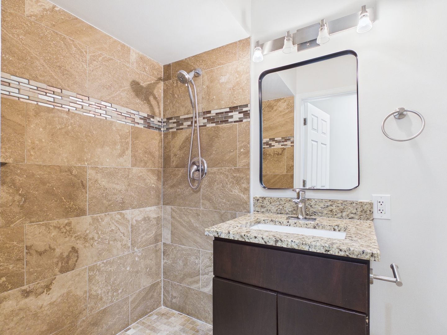 1415 S Evergreen Avenue, Arlington Heights, IL 60005