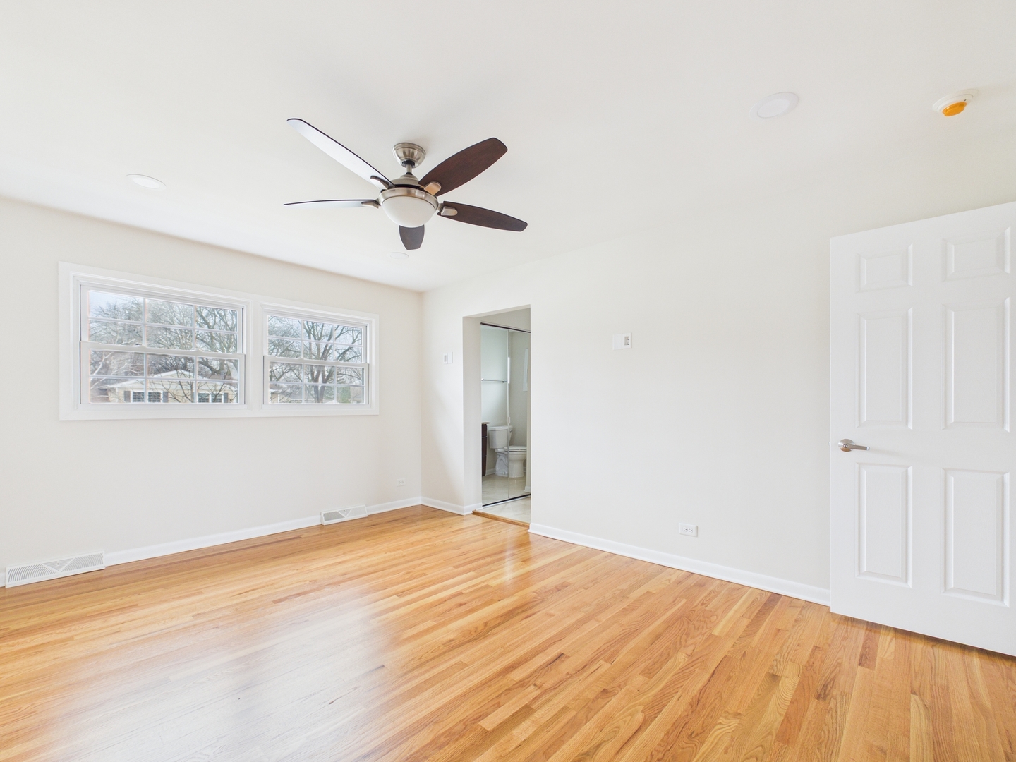 1415 S Evergreen Avenue, Arlington Heights, IL 60005