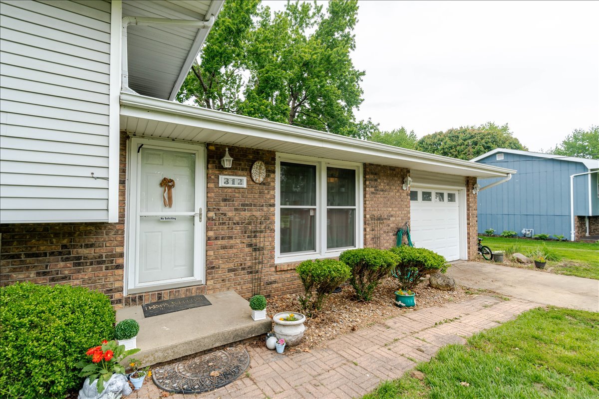 312 E Adams Street, Towanda, IL 61776