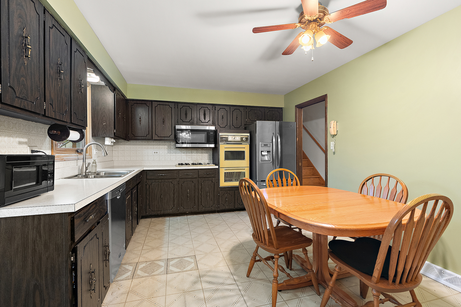 6612 W 92nd Street, Oak Lawn, IL 60453