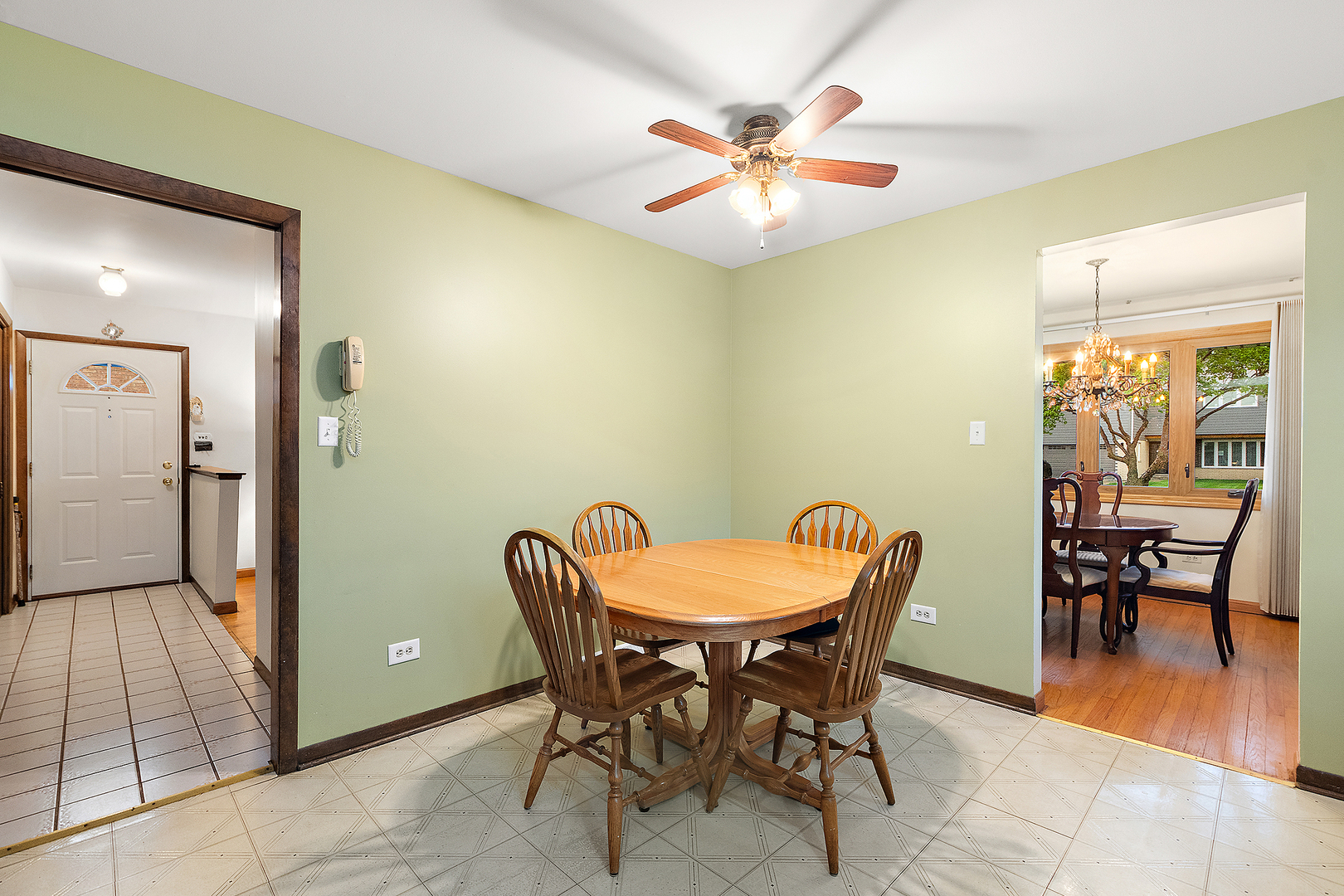 6612 W 92nd Street, Oak Lawn, IL 60453