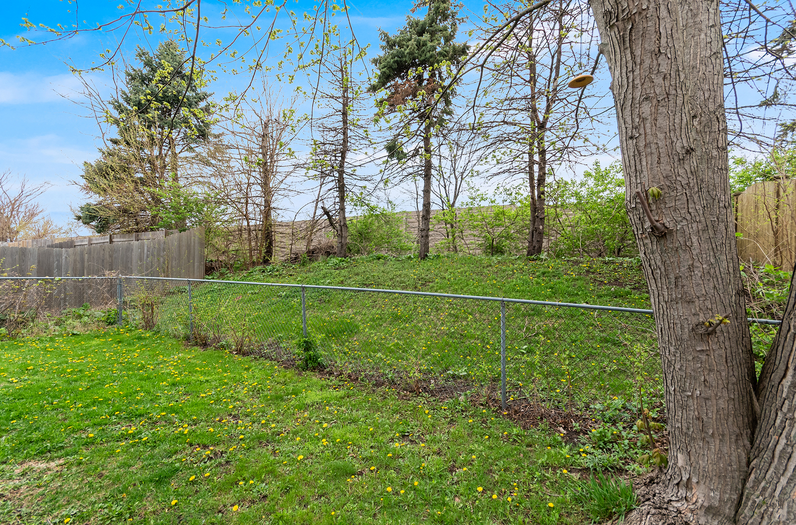 605 Davidson Drive #B, Minooka, IL 60447