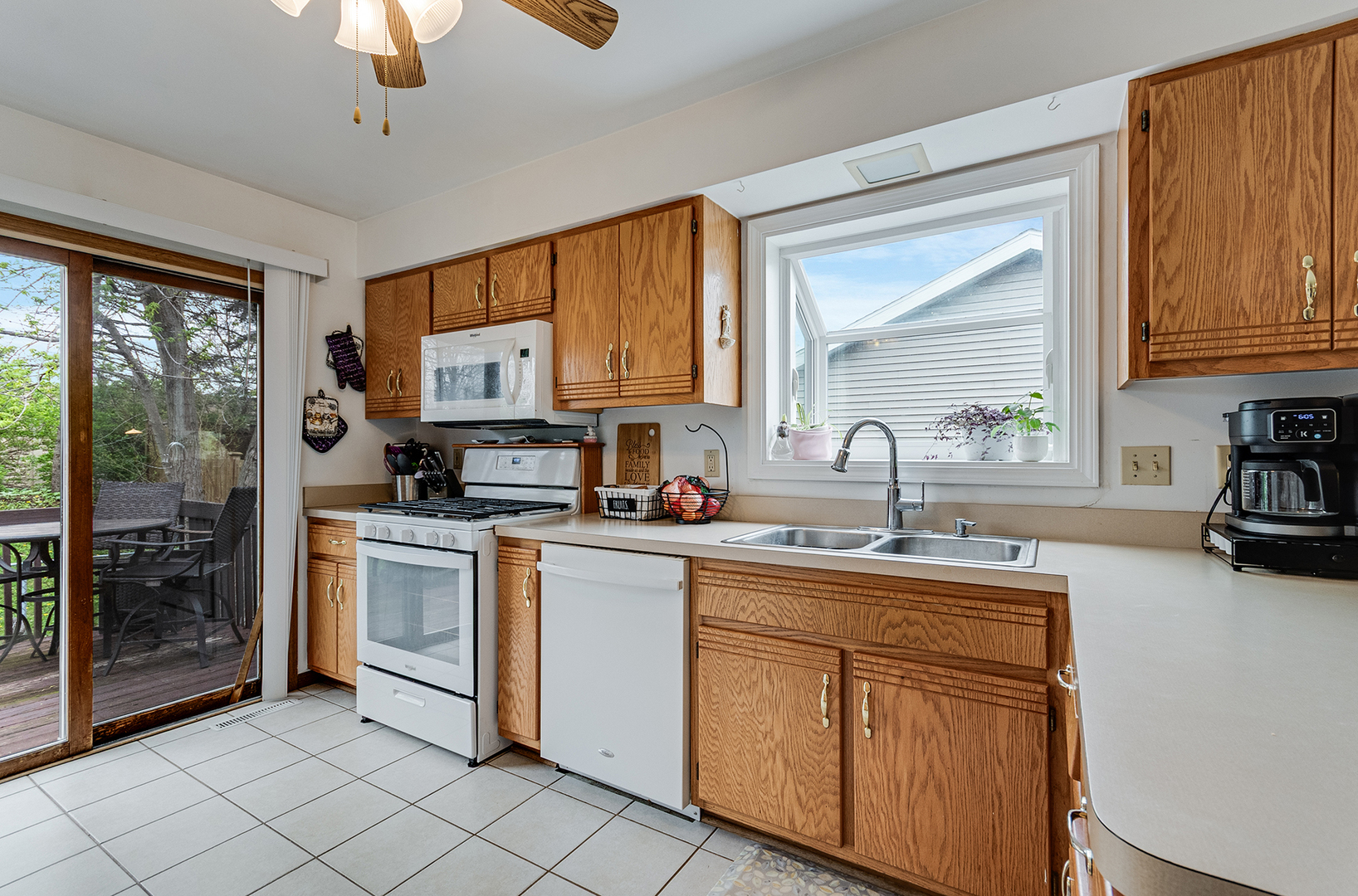 605 Davidson Drive #B, Minooka, IL 60447