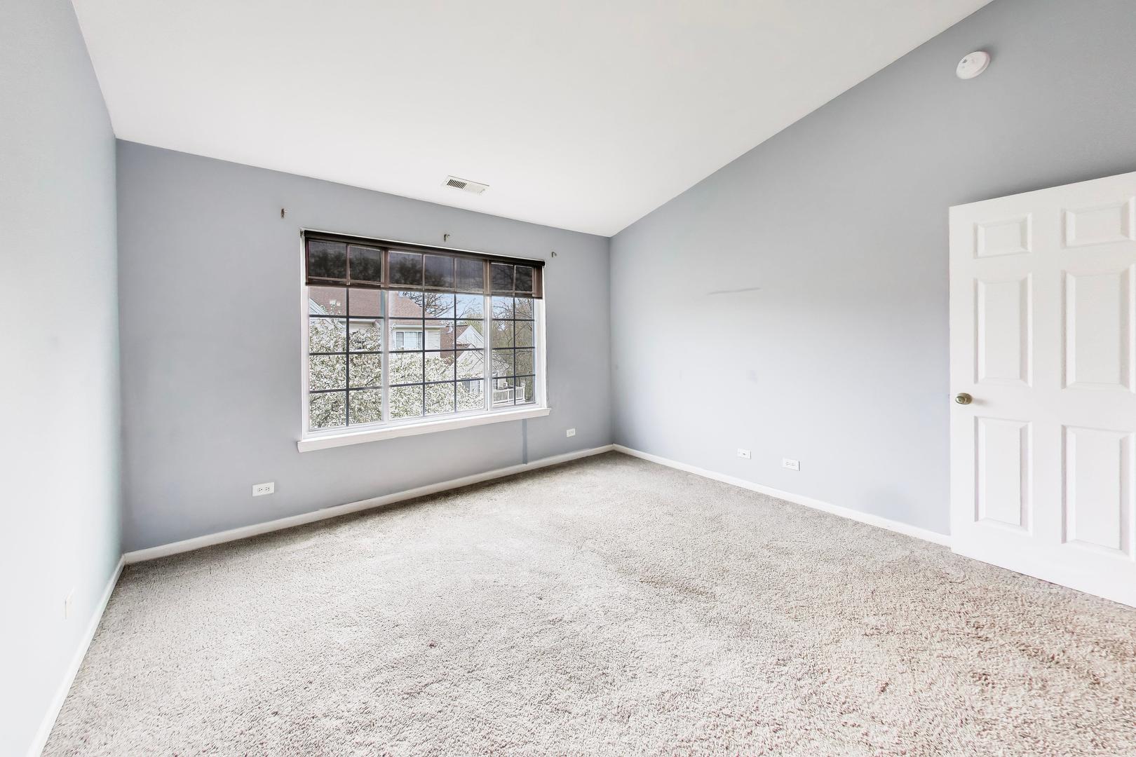 551 Cary Woods Circle, Cary, IL 60013