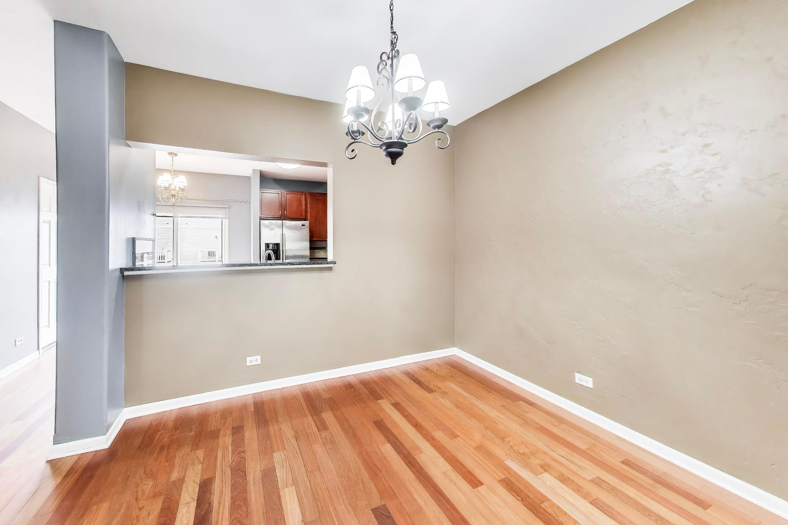 551 Cary Woods Circle, Cary, IL 60013