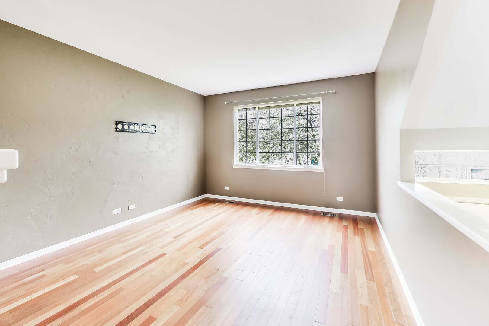 551 Cary Woods Circle, Cary, IL 60013