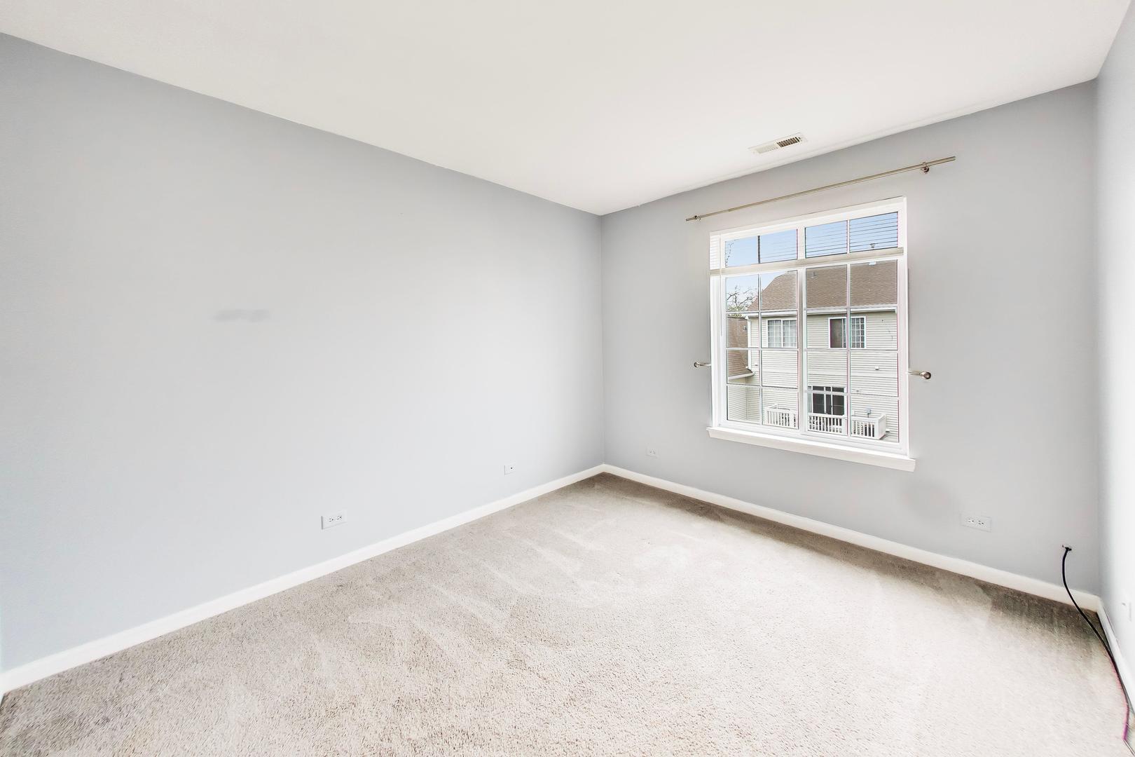 551 Cary Woods Circle, Cary, IL 60013