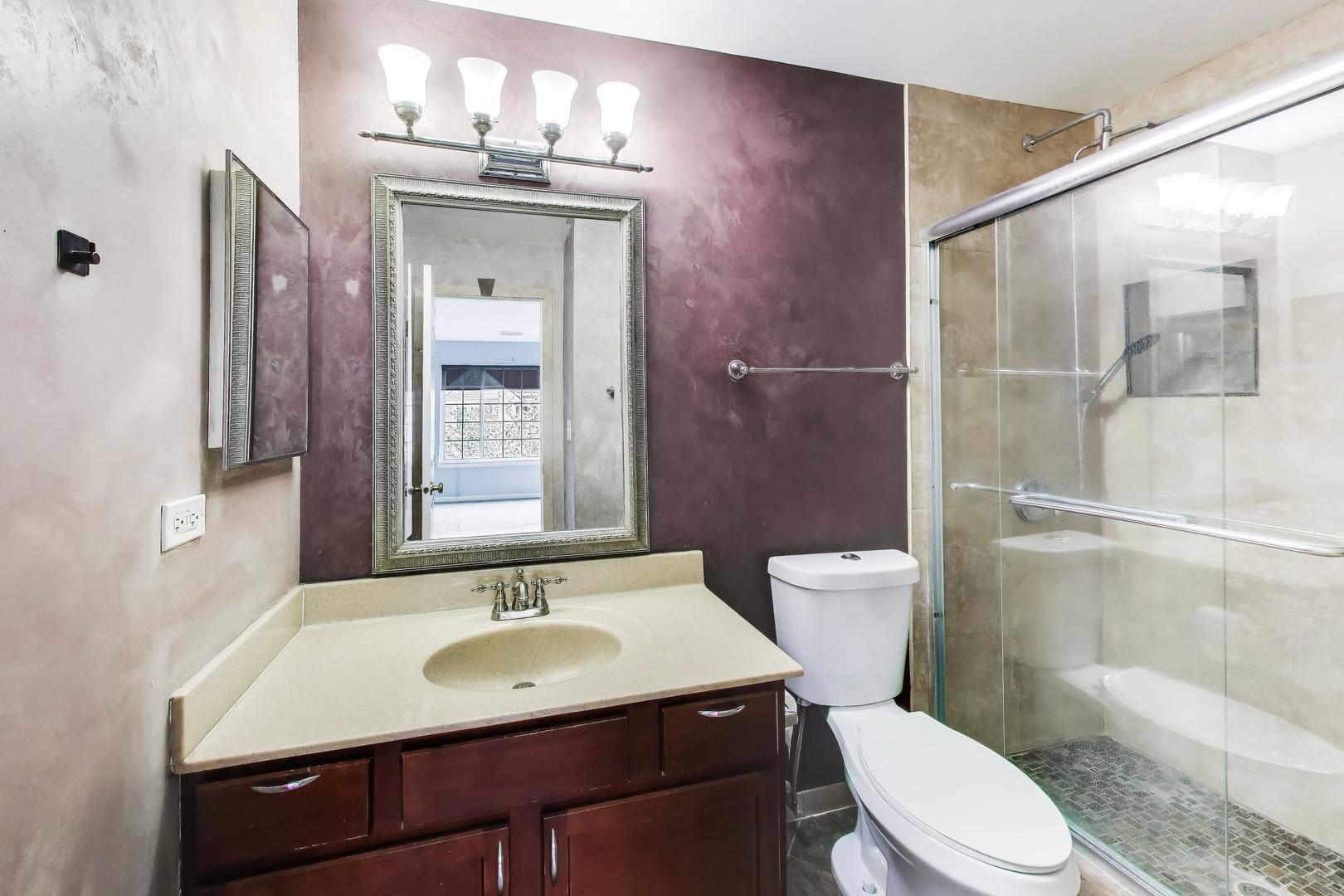 551 Cary Woods Circle, Cary, IL 60013