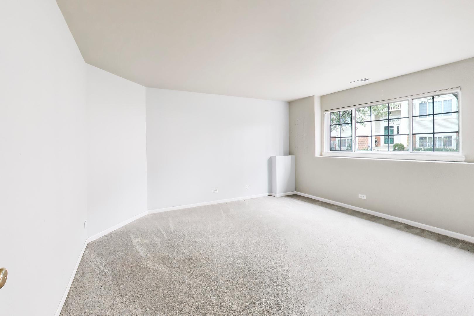 551 Cary Woods Circle, Cary, IL 60013