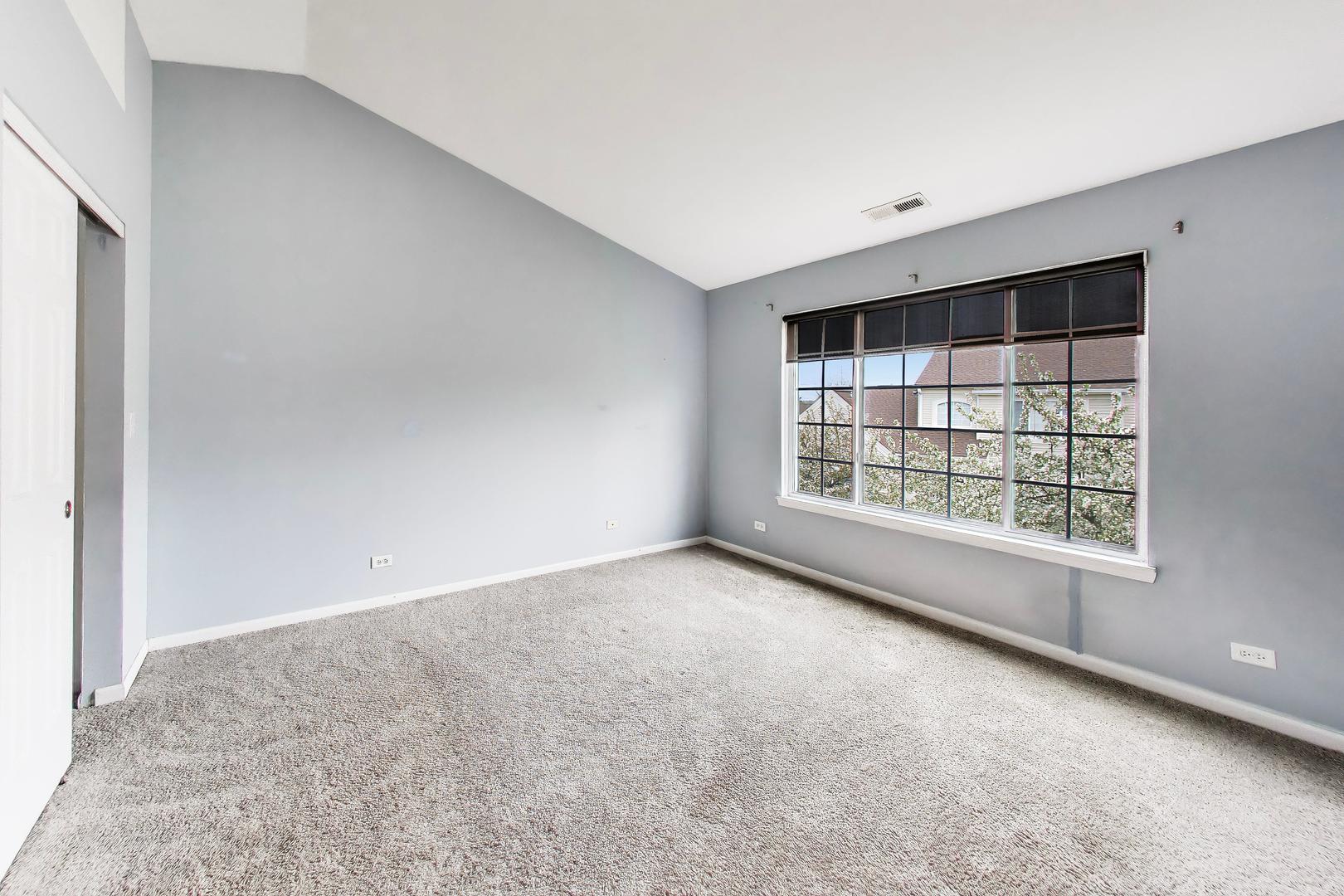 551 Cary Woods Circle, Cary, IL 60013