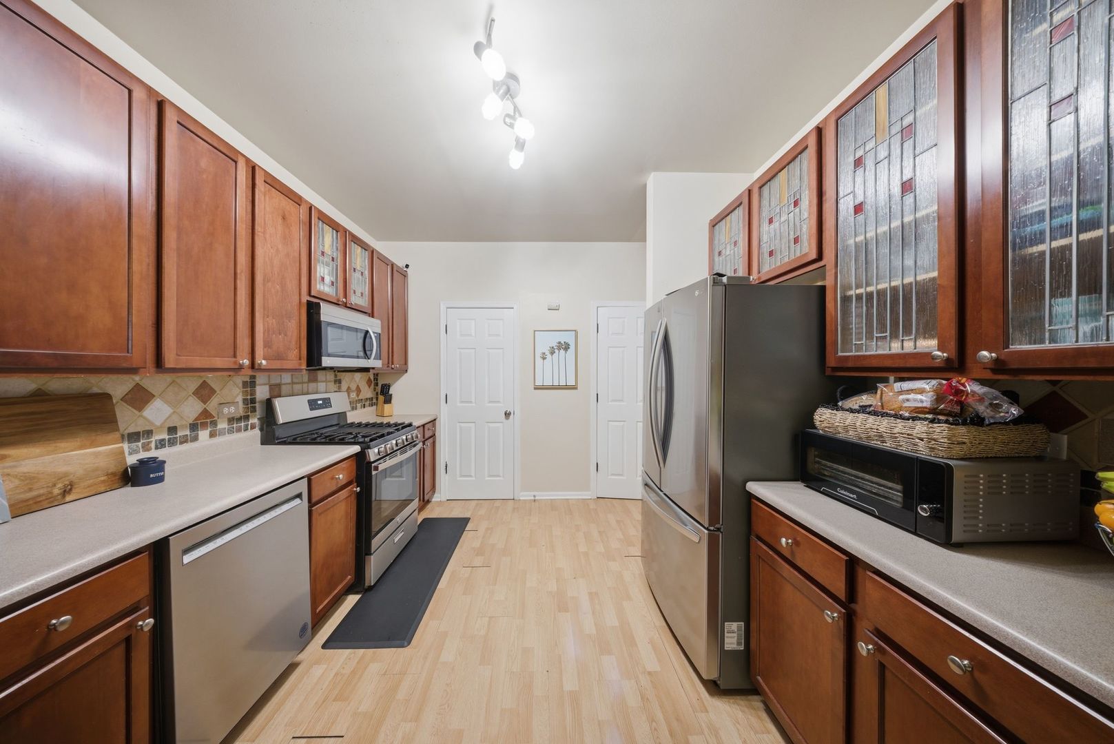 394 Jamestown Court, Aurora, IL 60504