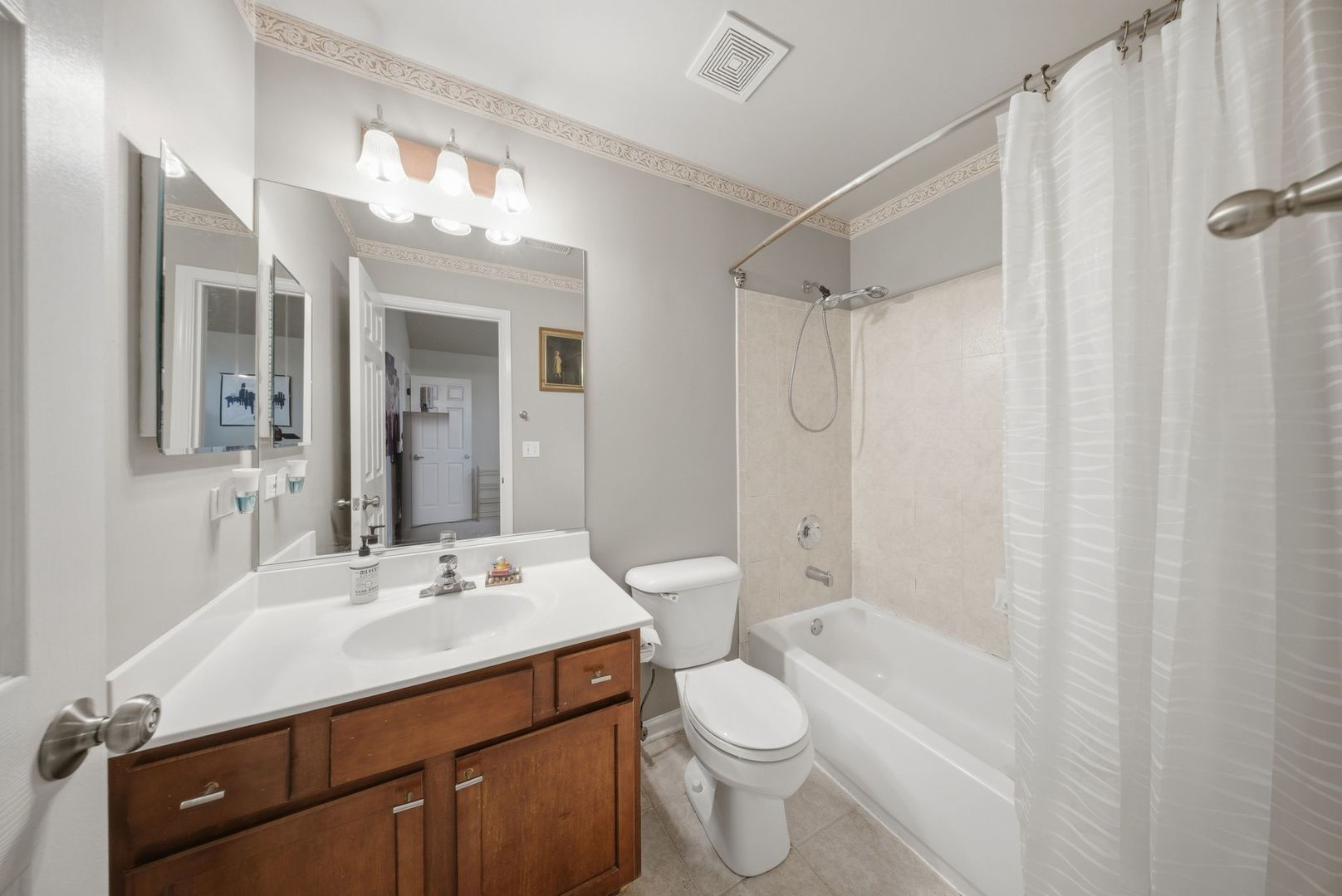 394 Jamestown Court, Aurora, IL 60504