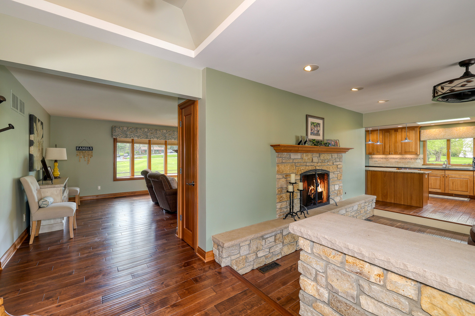 704 N First Street, Elburn, IL 60119