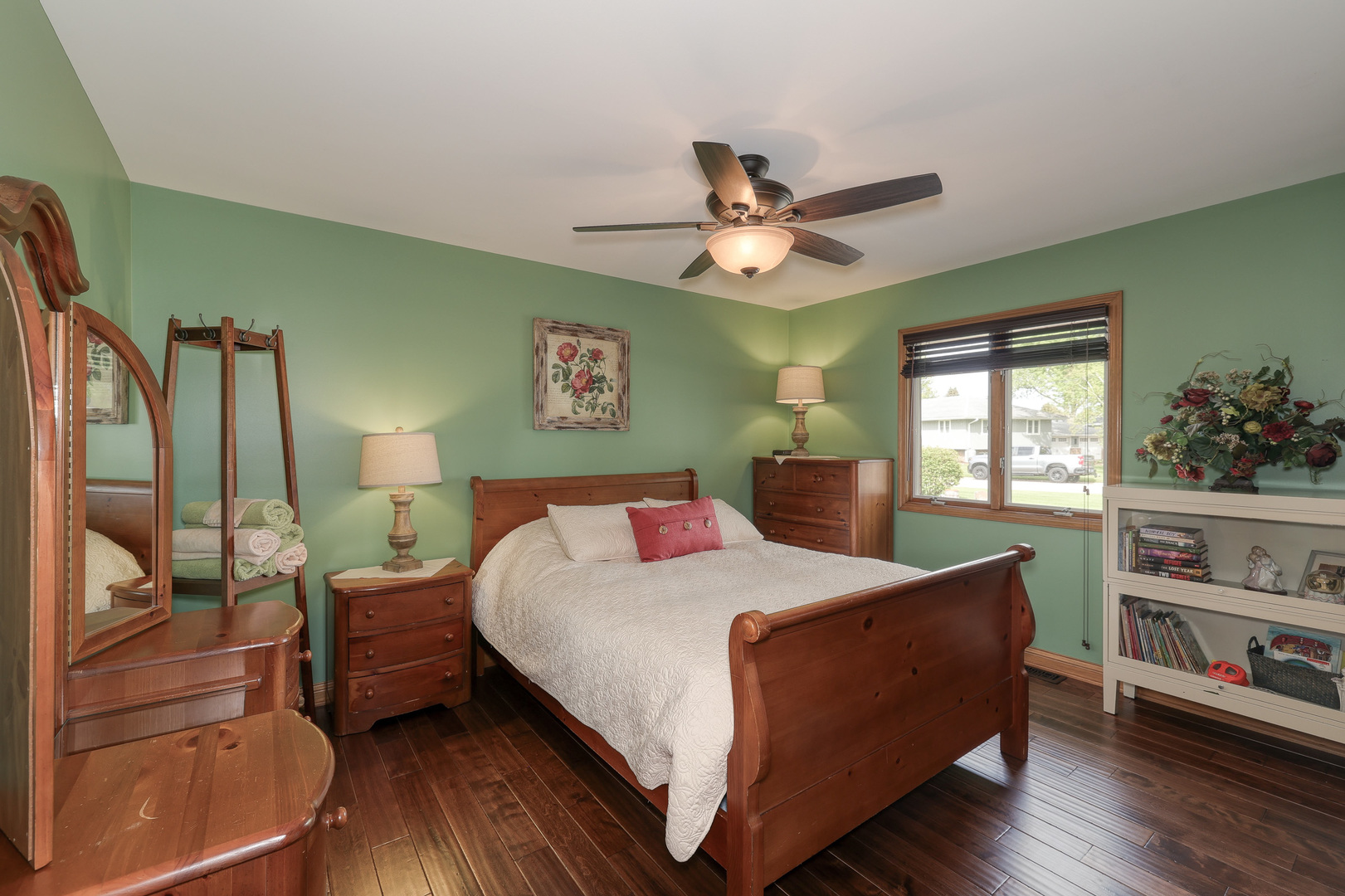 704 N First Street, Elburn, IL 60119