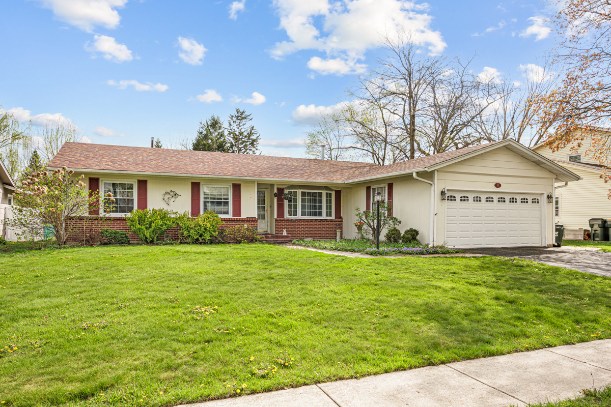 33 Walpole Road, Elk Grove Village, IL 60007