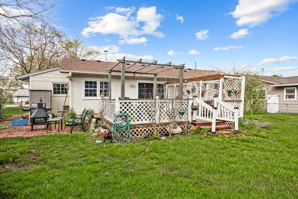 33 Walpole Road, Elk Grove Village, IL 60007