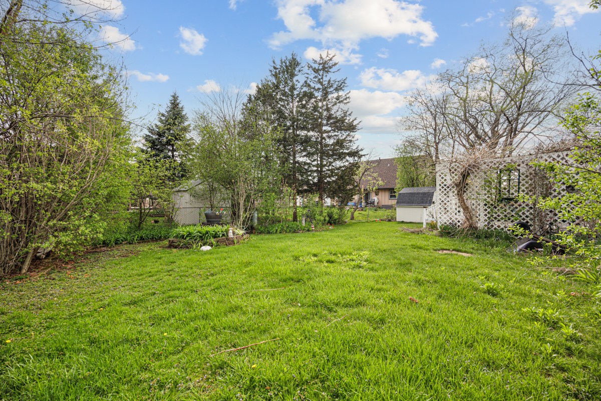 33 Walpole Road, Elk Grove Village, IL 60007