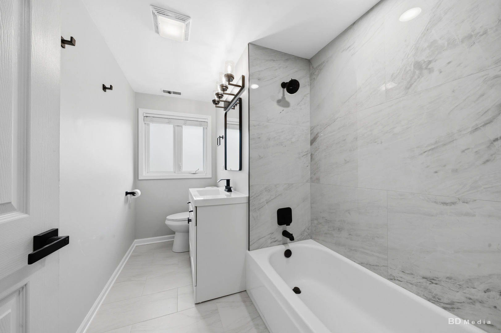 1904 Winston Lane, Schaumburg, IL 60193