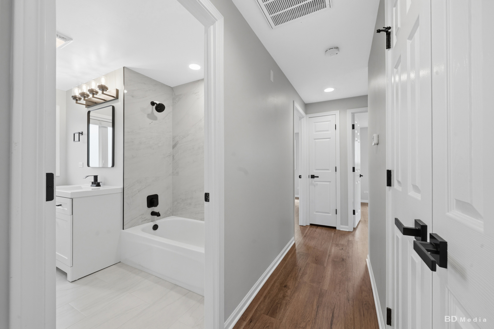 1904 Winston Lane, Schaumburg, IL 60193