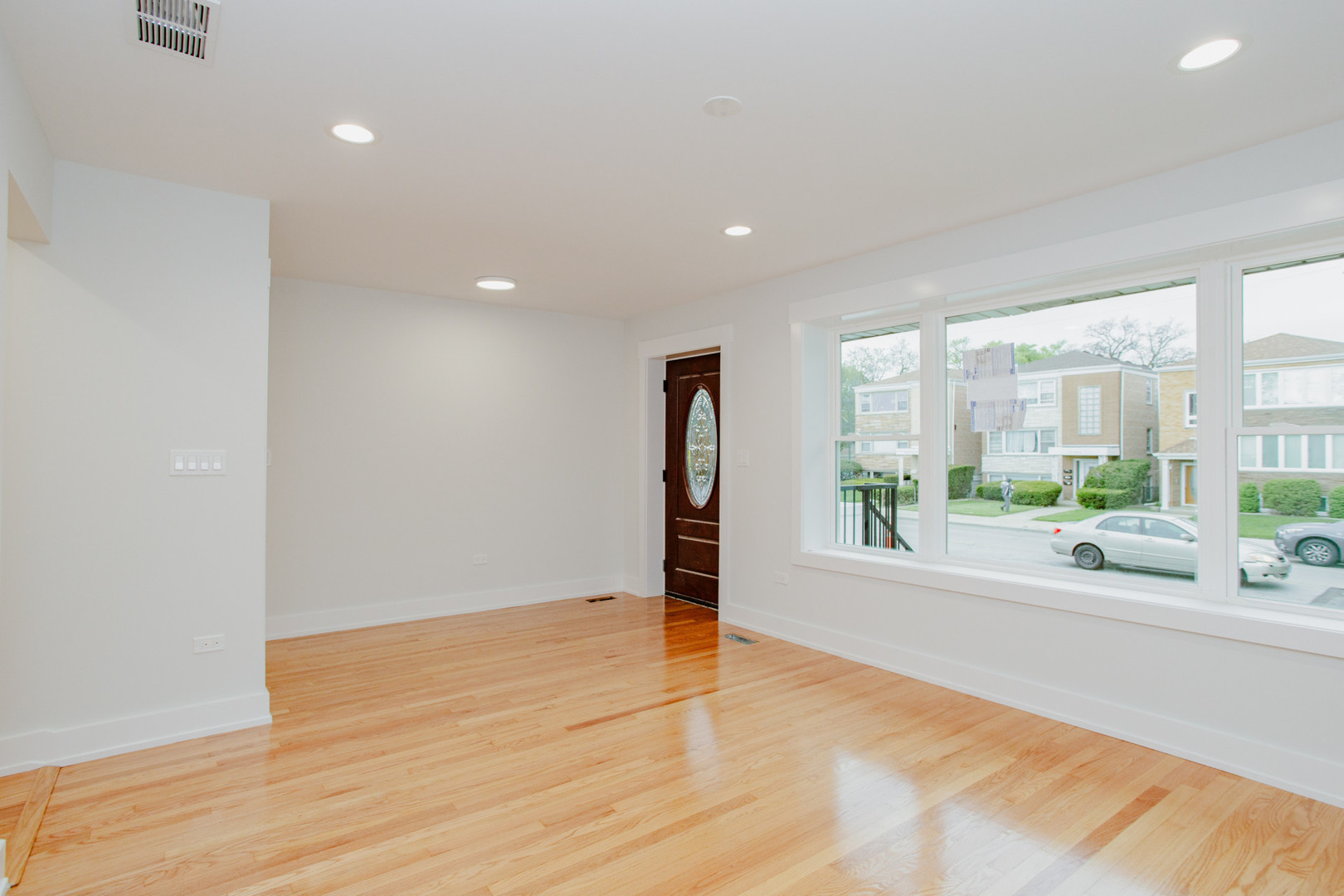 5509 N Central Avenue, Chicago, IL 60630