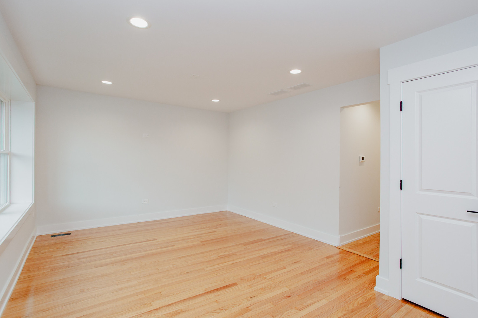 5509 N Central Avenue, Chicago, IL 60630