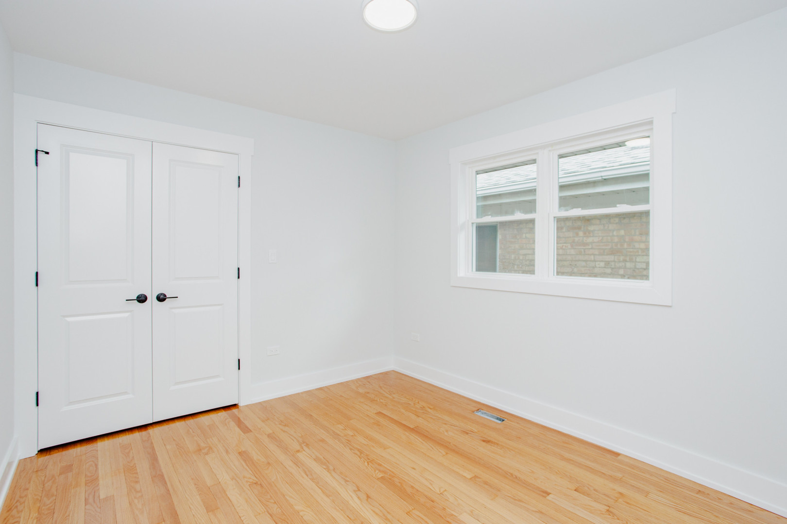 5509 N Central Avenue, Chicago, IL 60630