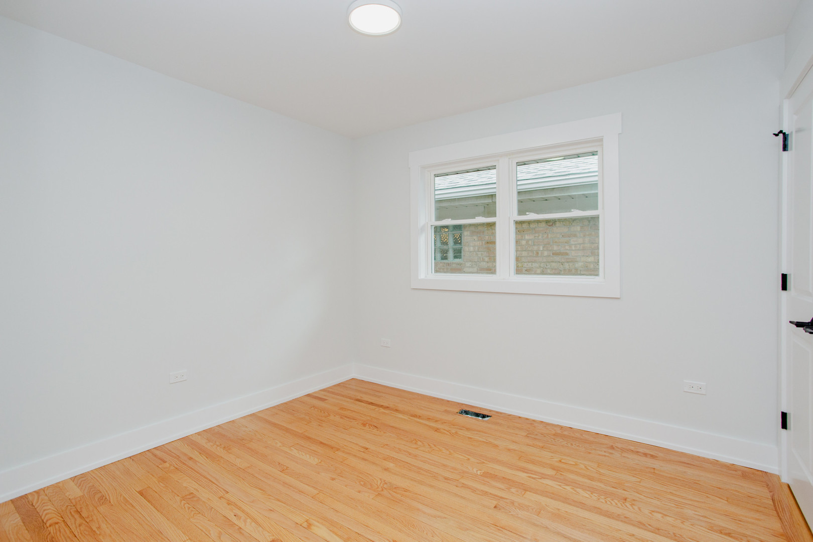 5509 N Central Avenue, Chicago, IL 60630