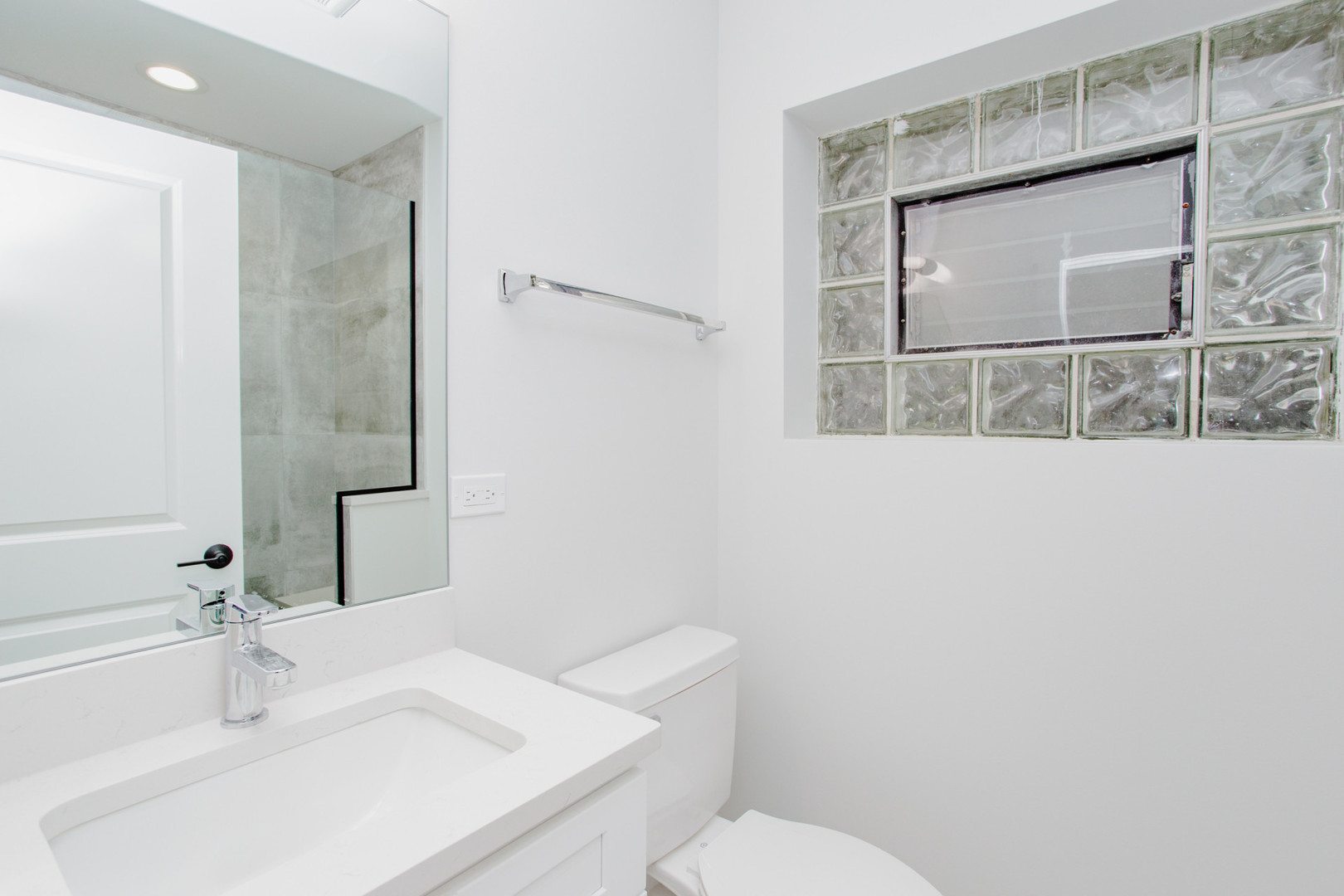 5509 N Central Avenue, Chicago, IL 60630