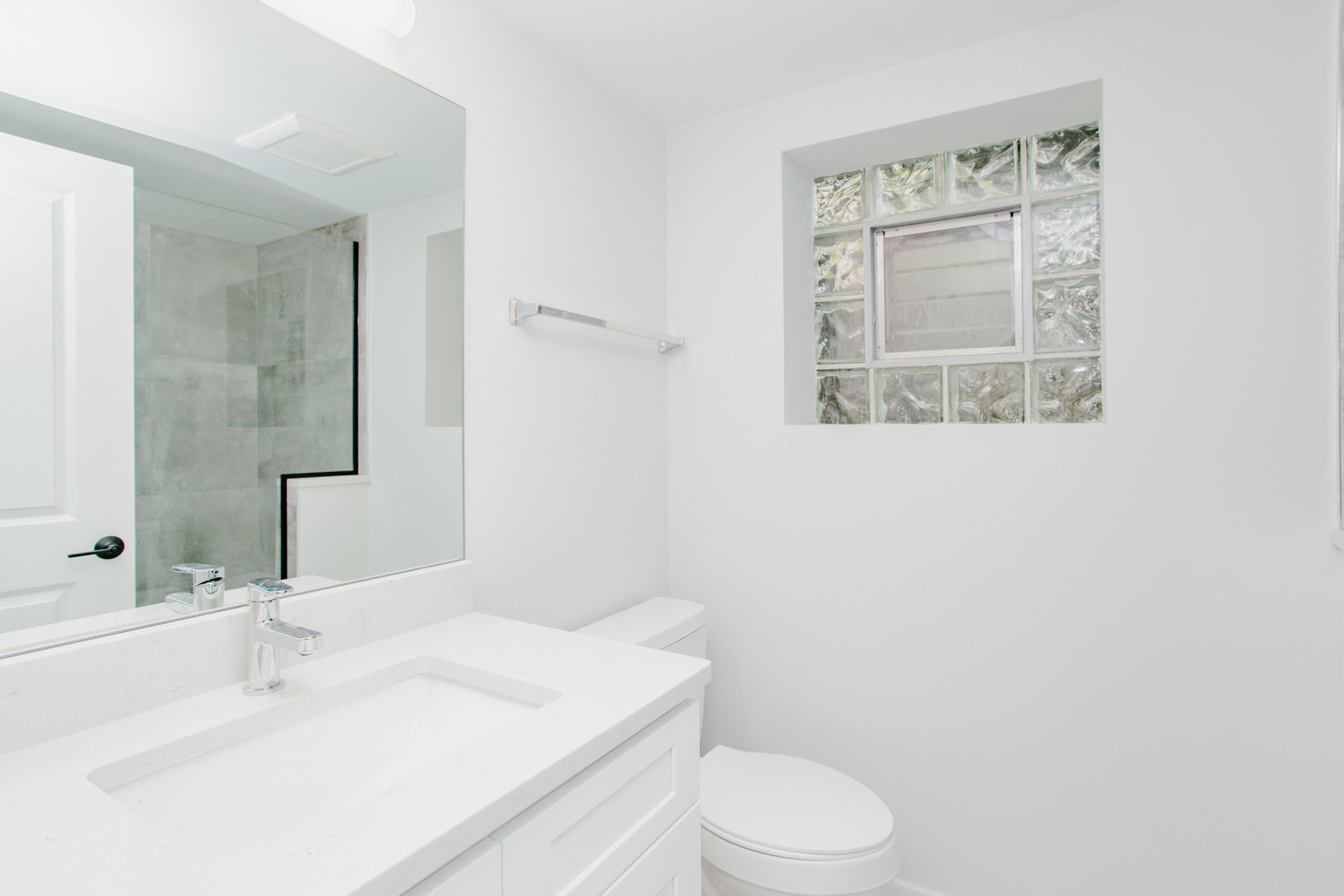 5509 N Central Avenue, Chicago, IL 60630