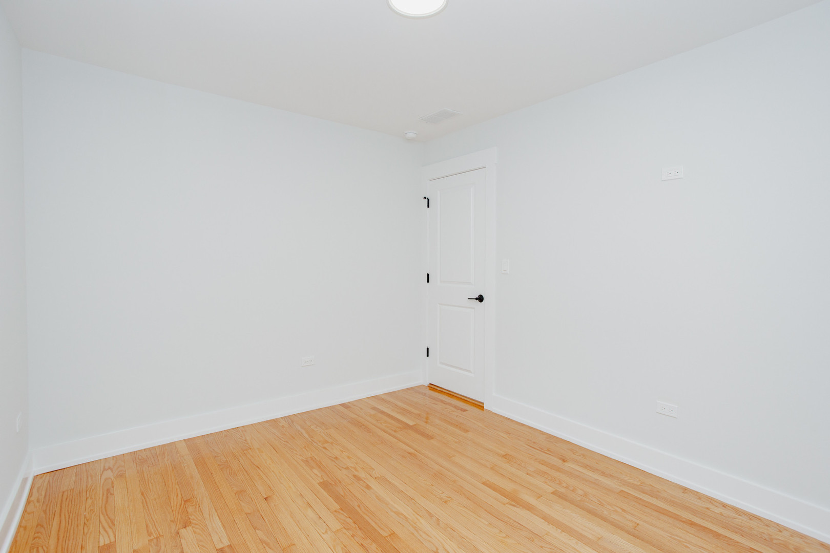 5509 N Central Avenue, Chicago, IL 60630