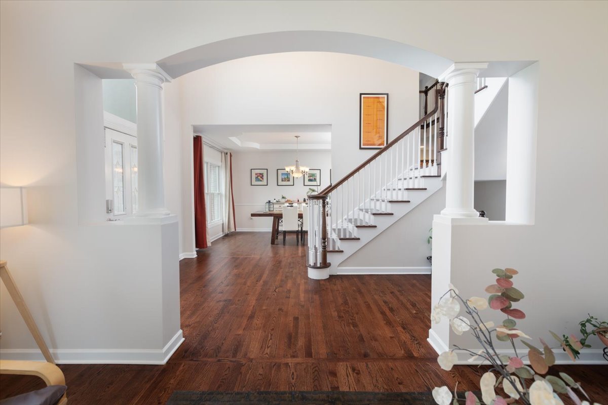 3332 FARMGATE Drive, Naperville, IL 60564