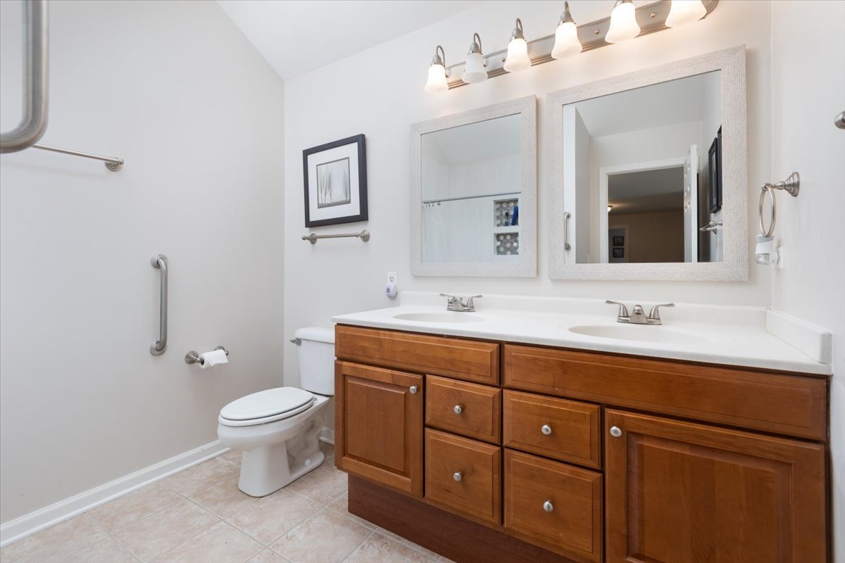 3332 FARMGATE Drive, Naperville, IL 60564