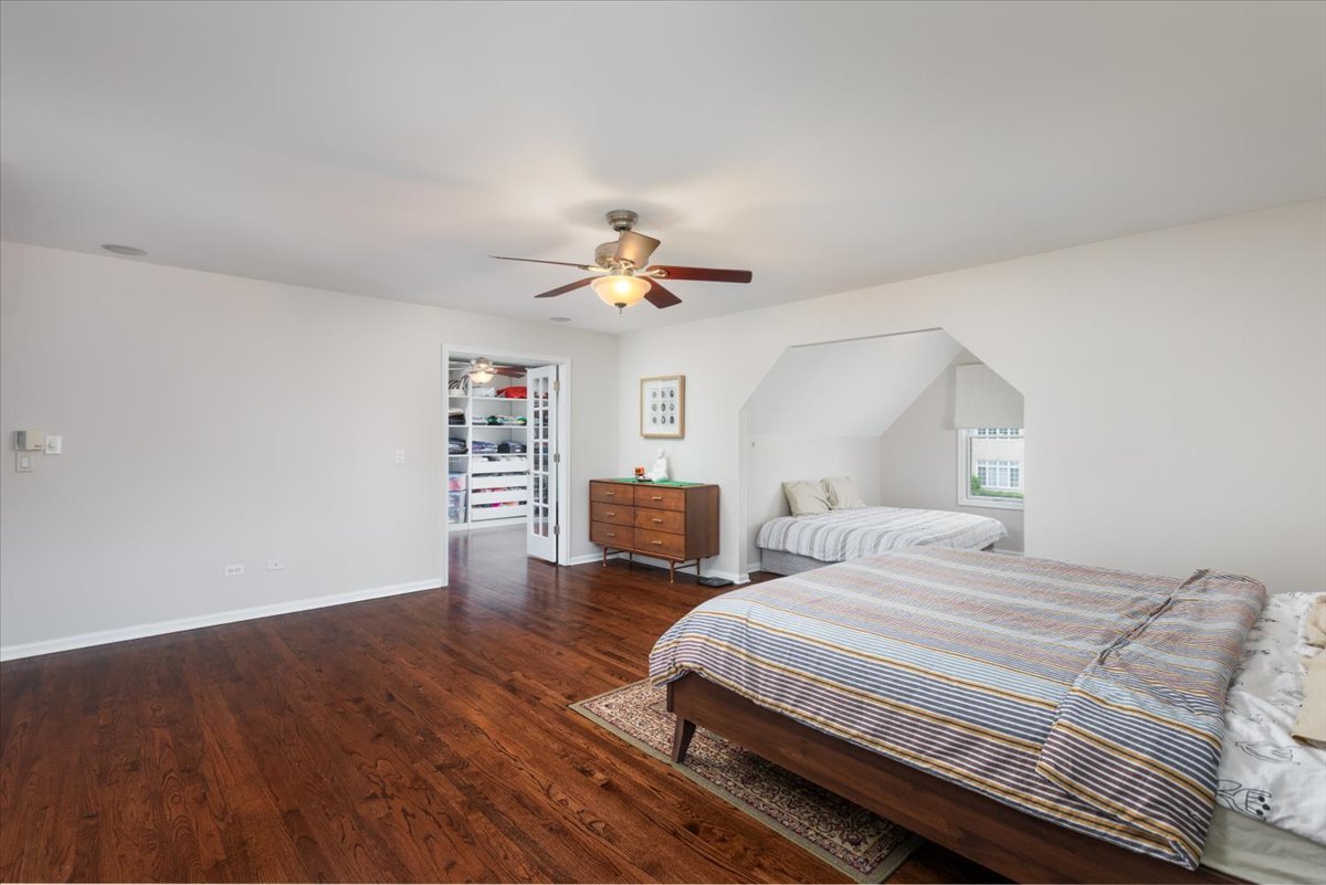 3332 FARMGATE Drive, Naperville, IL 60564