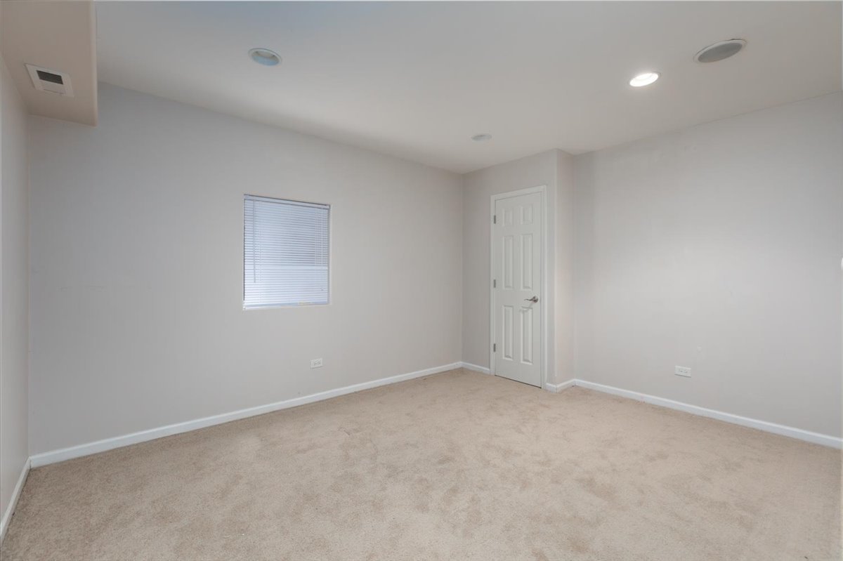 3332 FARMGATE Drive, Naperville, IL 60564