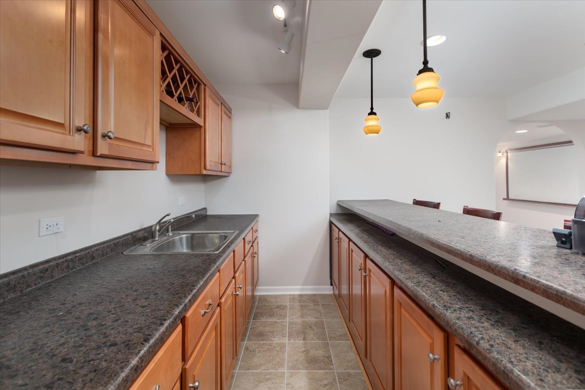 3332 FARMGATE Drive, Naperville, IL 60564
