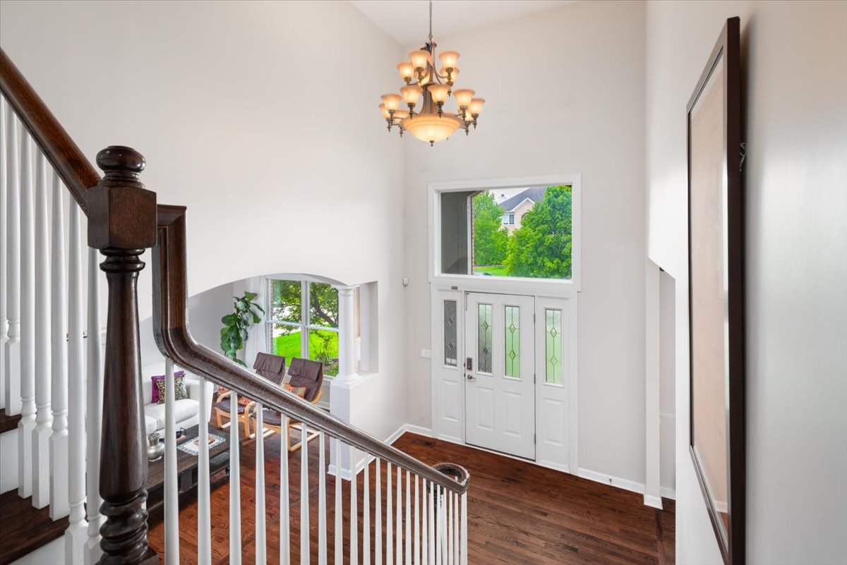 3332 FARMGATE Drive, Naperville, IL 60564