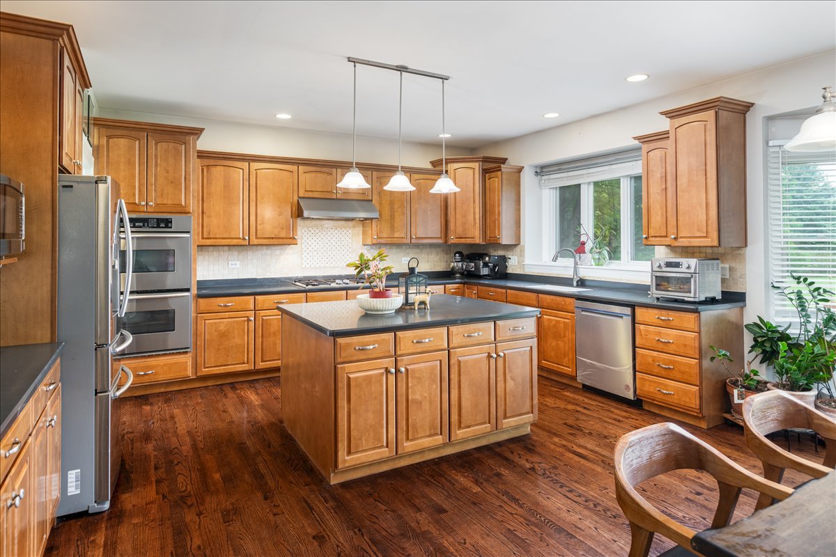 3332 FARMGATE Drive, Naperville, IL 60564
