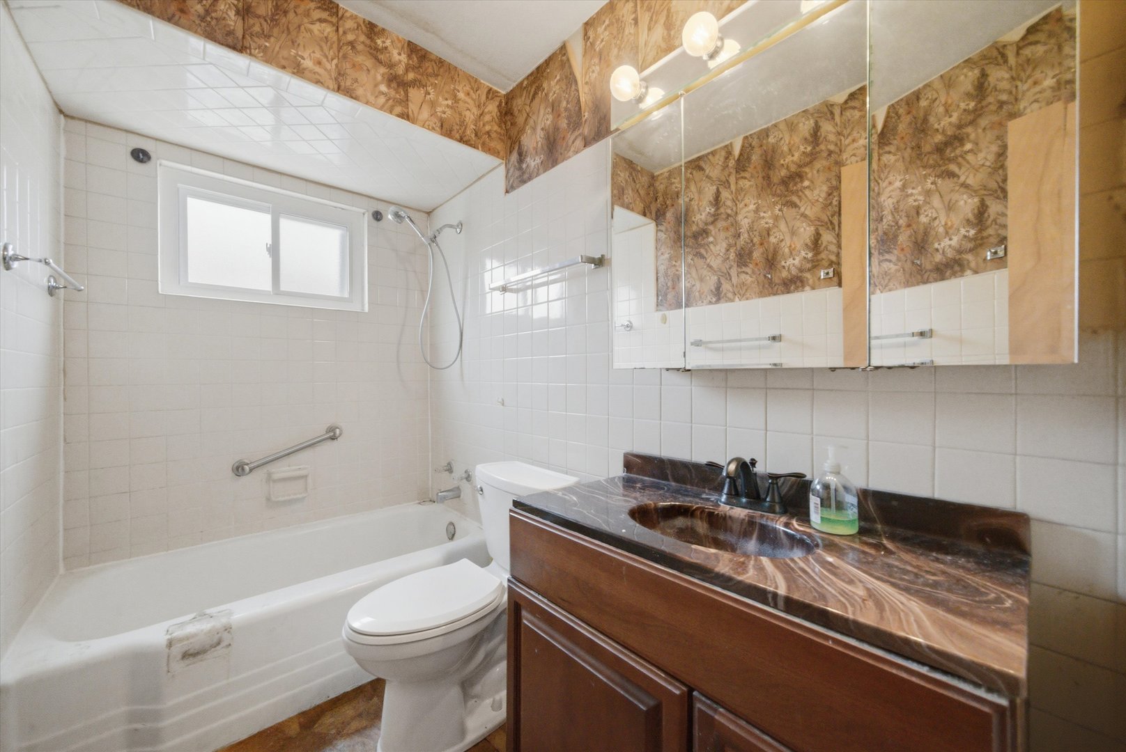 119 Rice Avenue, Bellwood, IL 60104