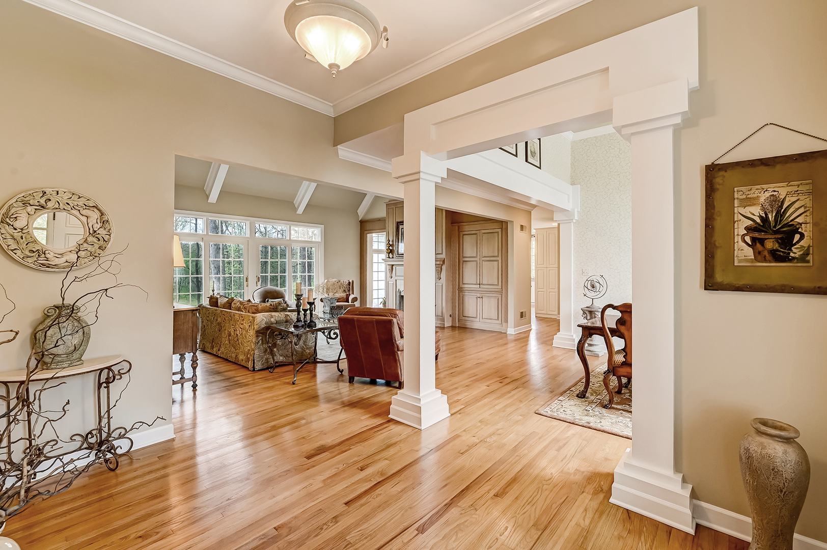 812 Stratford Court, Frankfort, IL 60423