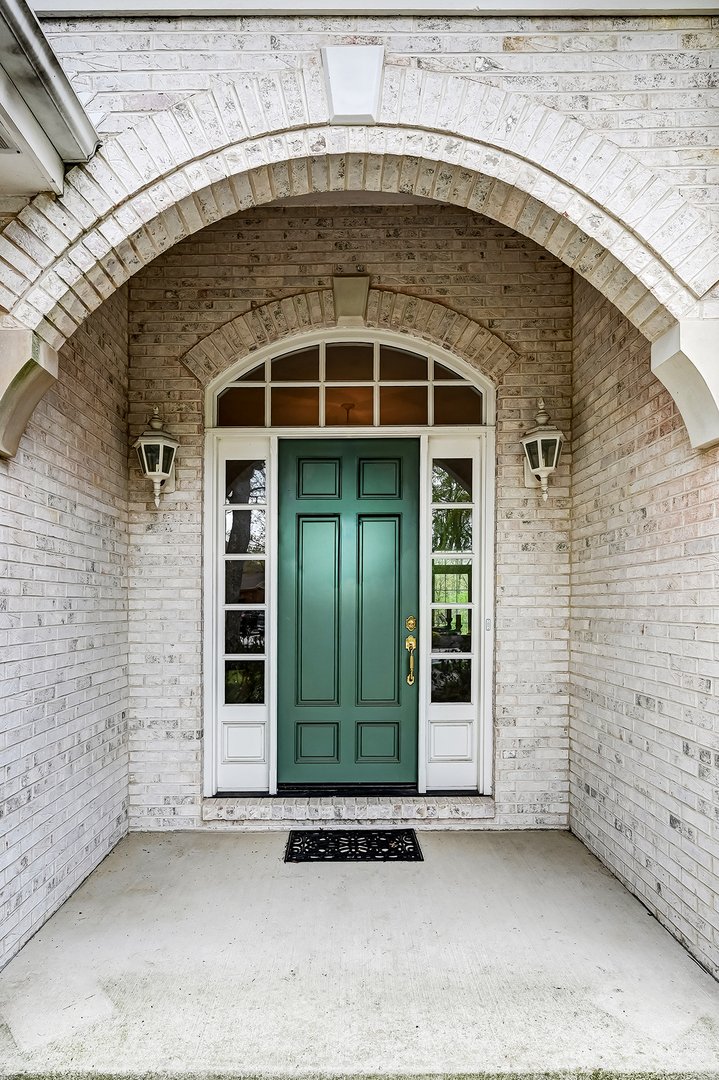 812 Stratford Court, Frankfort, IL 60423