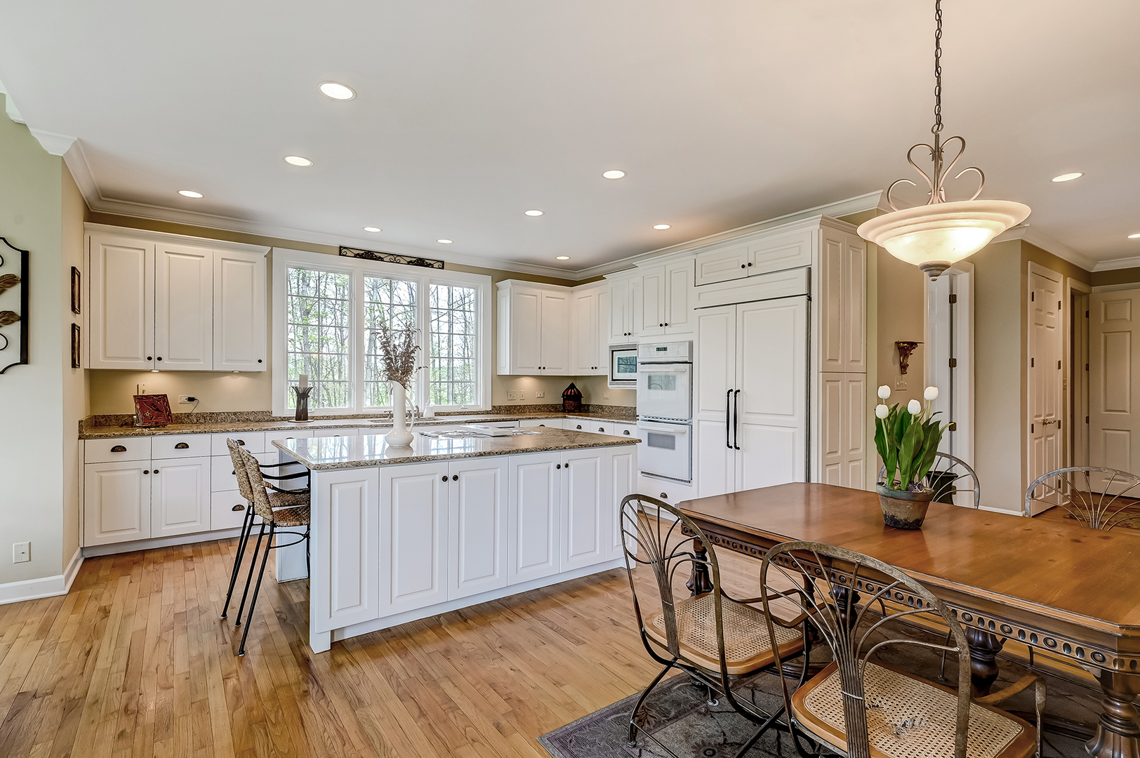 812 Stratford Court, Frankfort, IL 60423