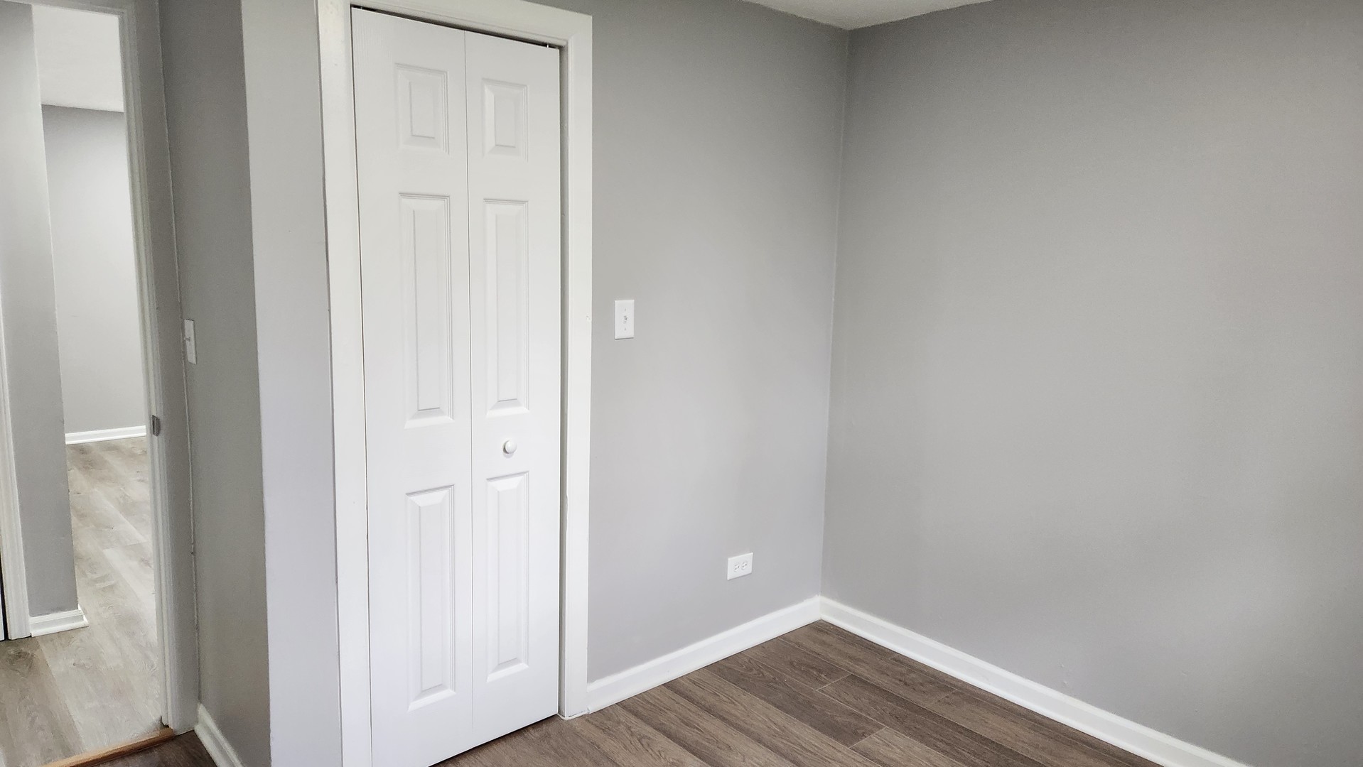 1730 Kingston Circle, Carpentersville, IL 60110