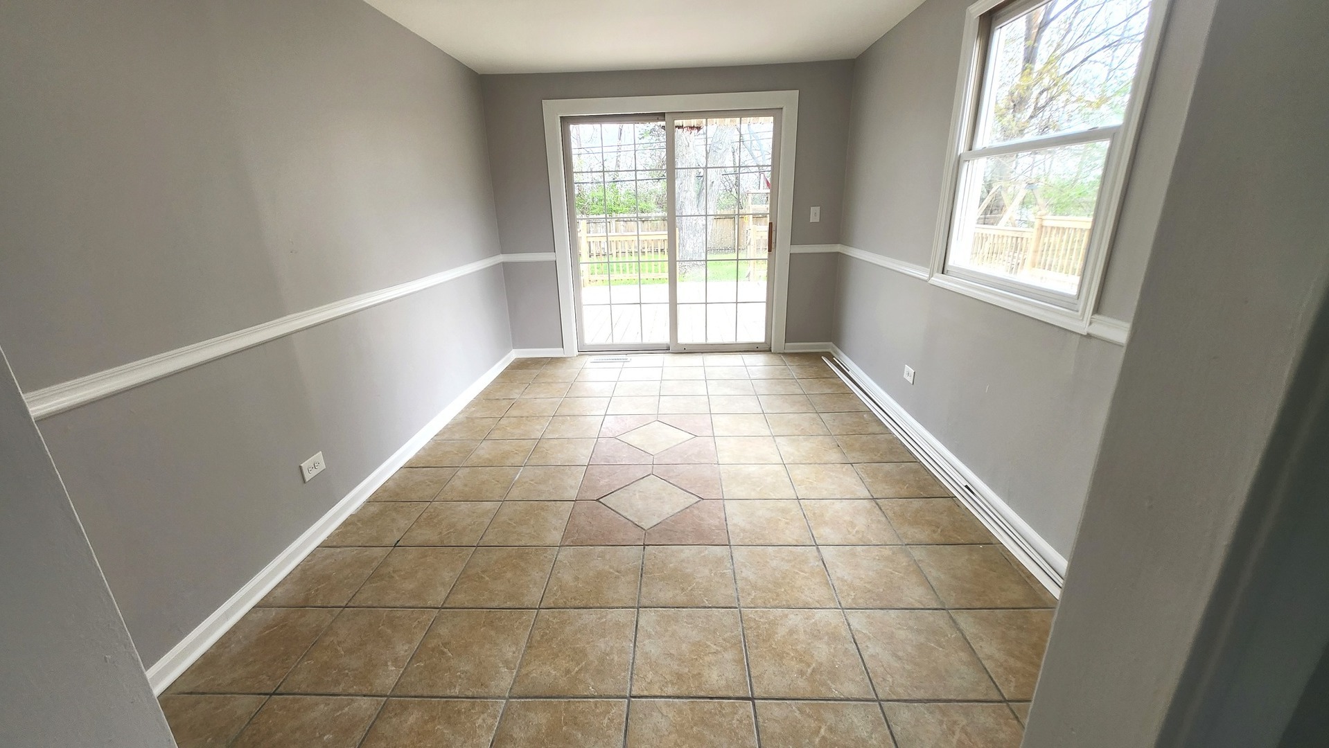 1730 Kingston Circle, Carpentersville, IL 60110