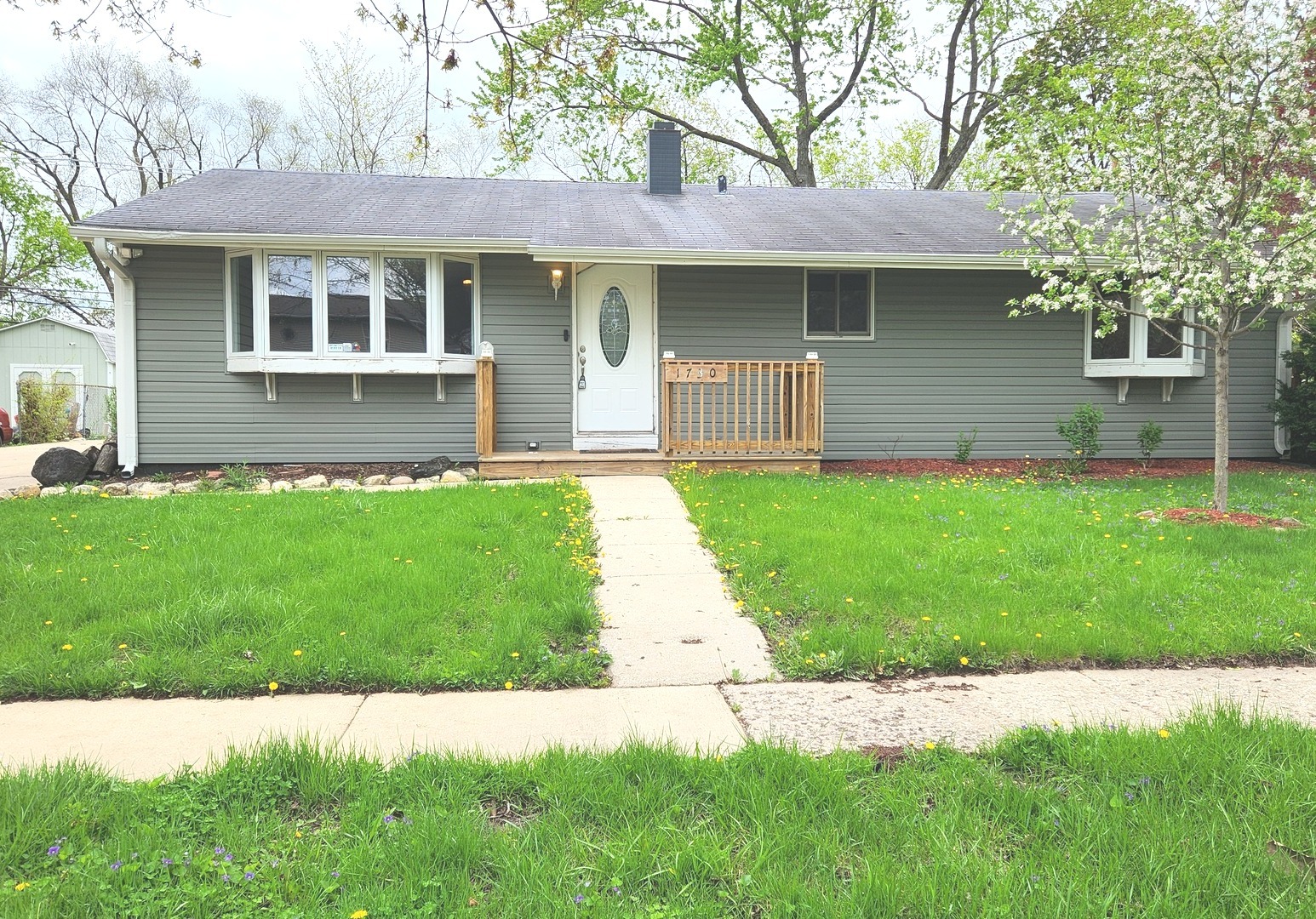 1730 Kingston Circle, Carpentersville, IL 60110