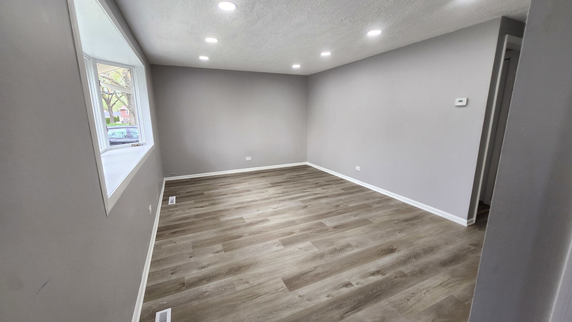 1730 Kingston Circle, Carpentersville, IL 60110