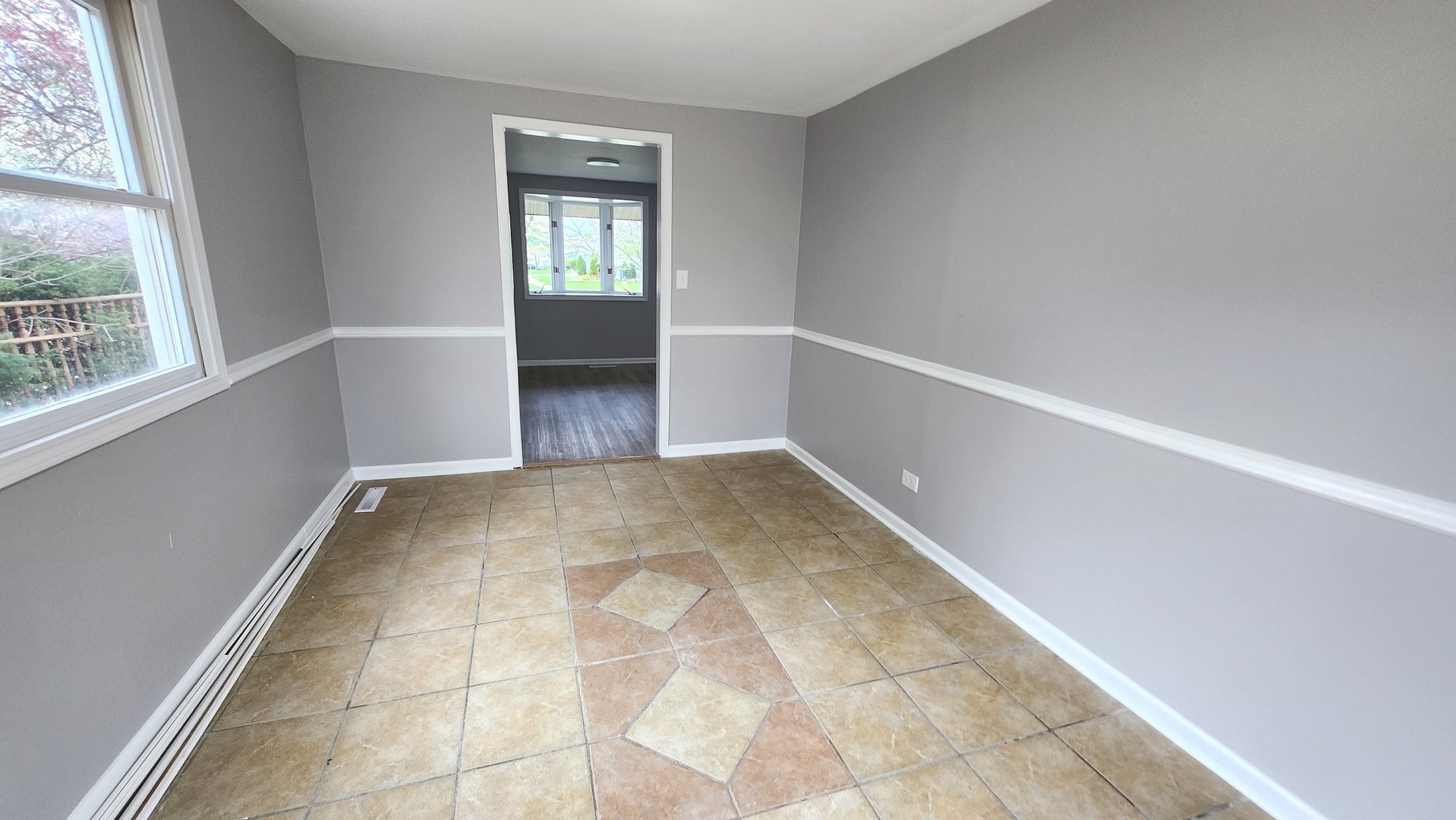 1730 Kingston Circle, Carpentersville, IL 60110