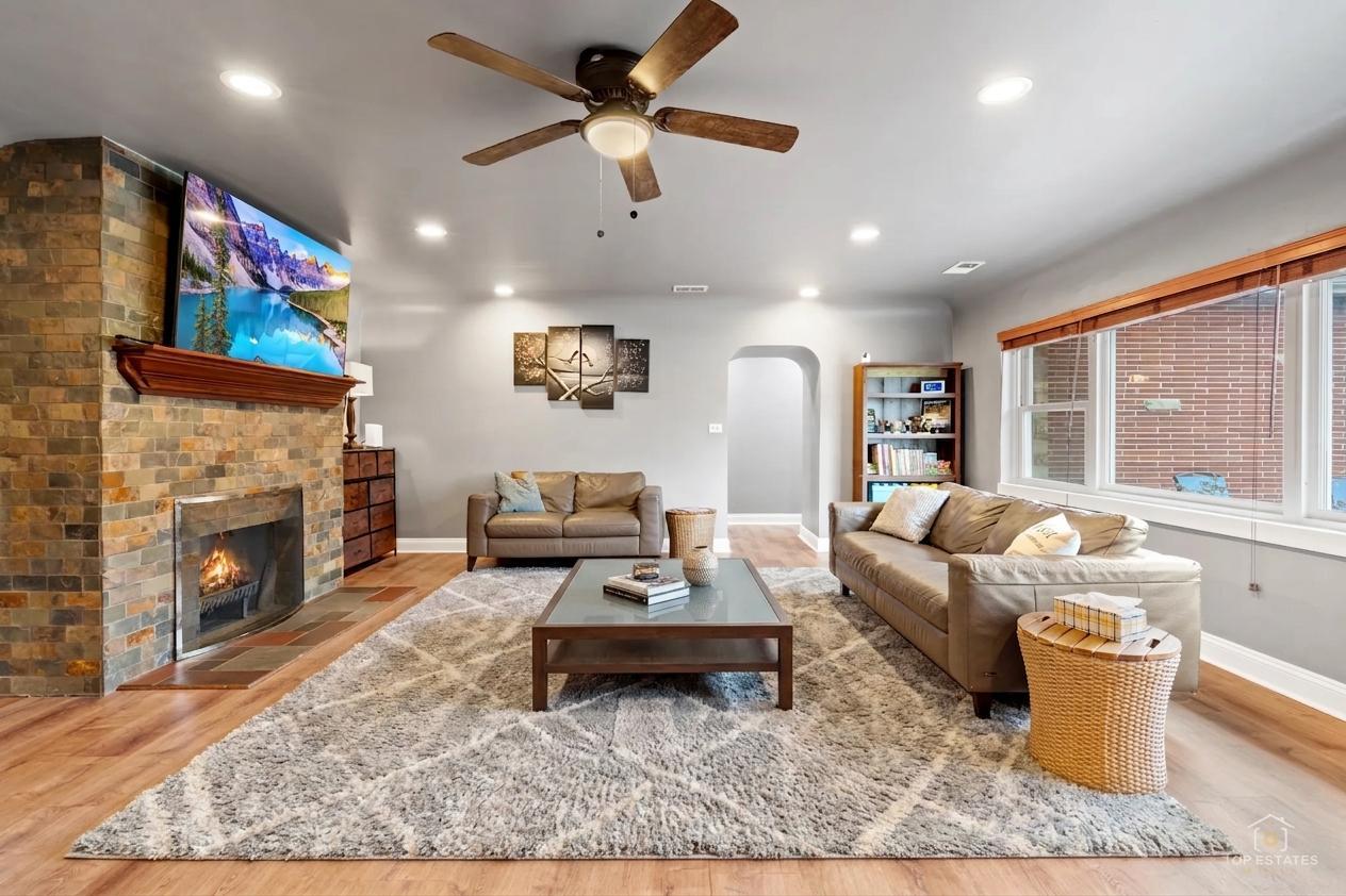 3850 W 93rd Street, Evergreen Park, IL 60805