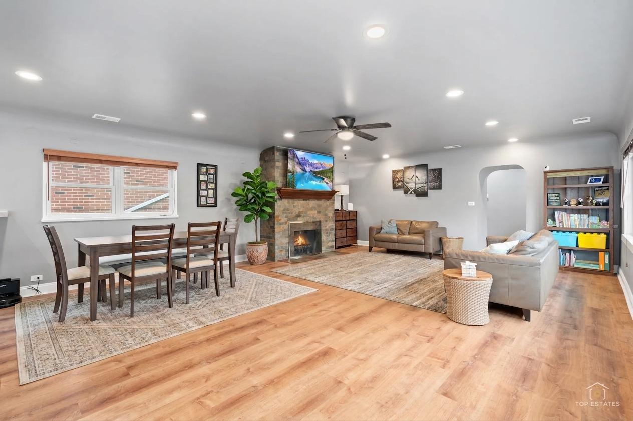 3850 W 93rd Street, Evergreen Park, IL 60805