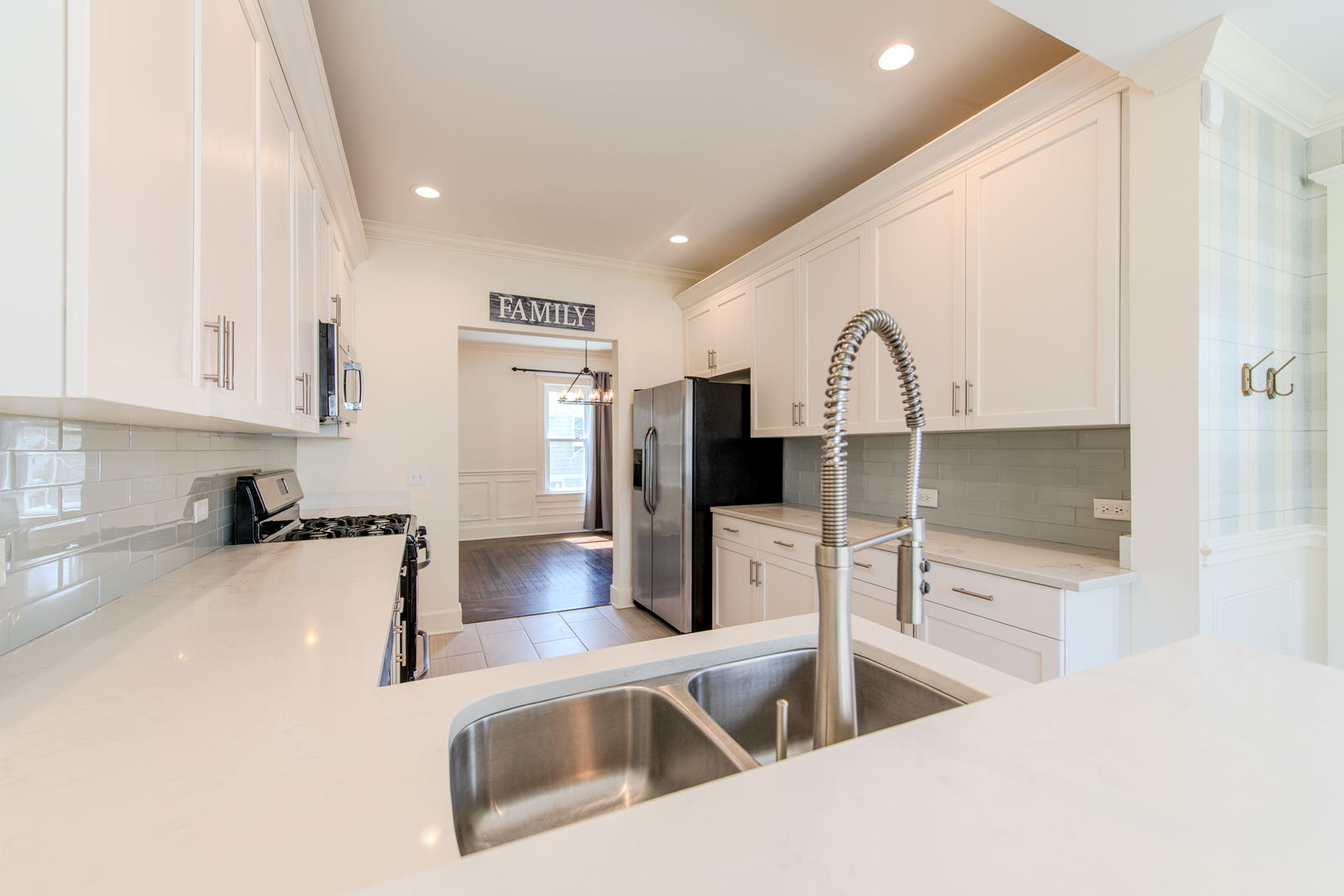 220 Hickory Street, Frankfort, IL 60423